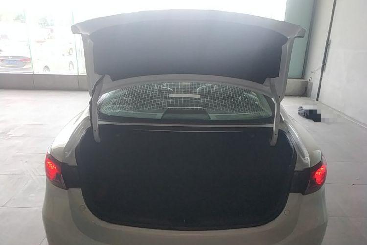 Used Mazda Atenza 2015 2.5L Blue Sky Sport Edition Trunk