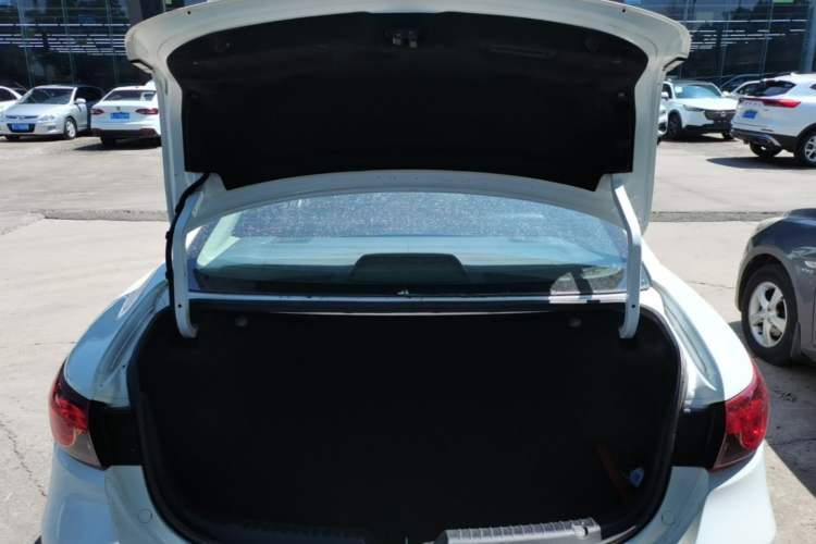 Used Mazda Atenza 2015 2.5L Blue Sky Sport Edition Trunk