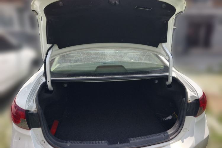 Used Mazda Atenza 2015 2.0L Blue Sky Luxury Edition Trunk