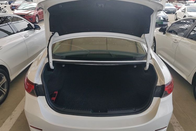 Used Mazda Atenza 2015 2.0L Blue Sky Luxury Edition Trunk
