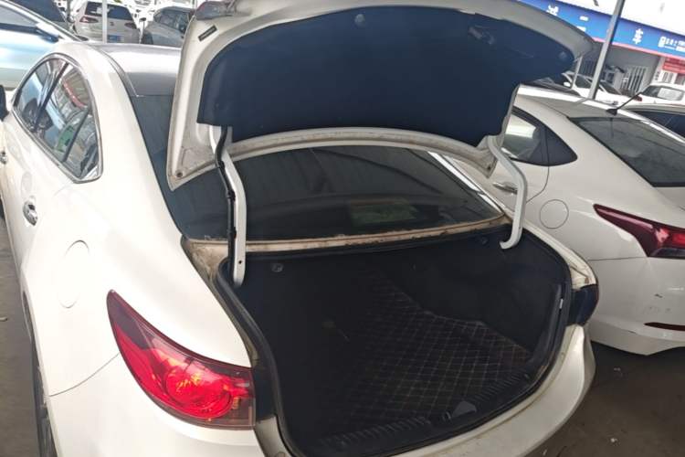 Used Mazda Atenza 2015 2.0L Blue Sky Luxury Edition Trunk