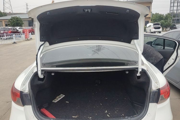 Used Mazda Atenza 2015 2.0L Blue Sky Luxury Edition Trunk
