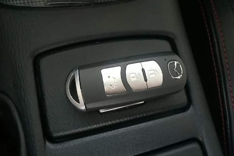 Used Mazda Atenza 2015 2.5L Blue Sky Sport Edition Vehicle Key