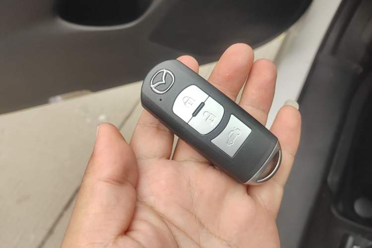 Used Mazda Atenza 2015 2.5L Blue Sky Sport Edition Vehicle Key