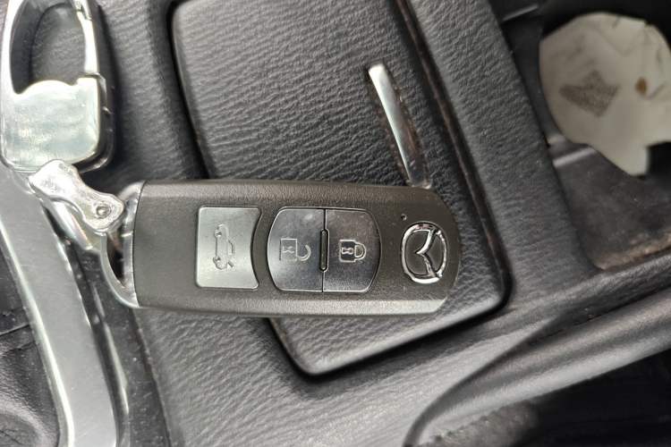 Used Mazda Atenza 2015 2.0L Blue Sky Luxury Edition Vehicle Key