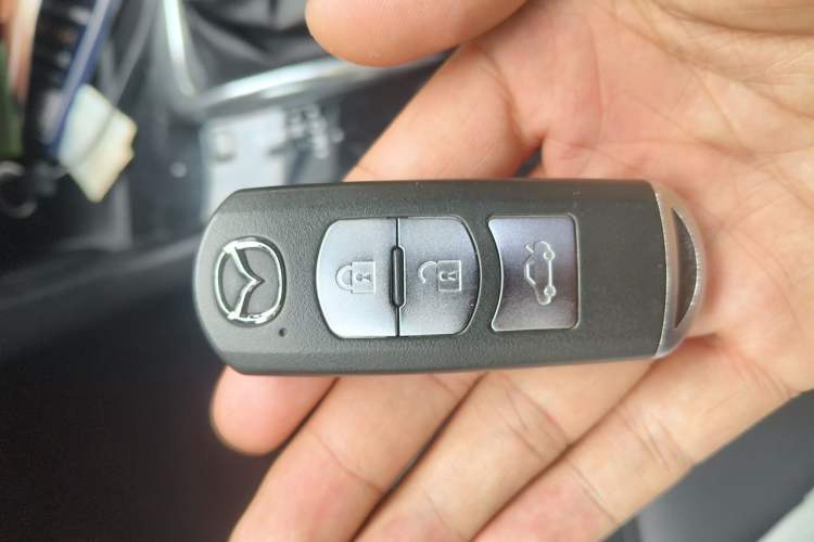 Used Mazda Atenza 2015 2.5L Blue Sky Prestige Edition Vehicle Key