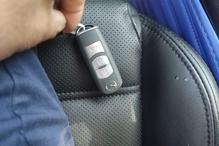 Used Mazda Atenza 2015 2.0L Blue Sky Luxury Edition Vehicle Key