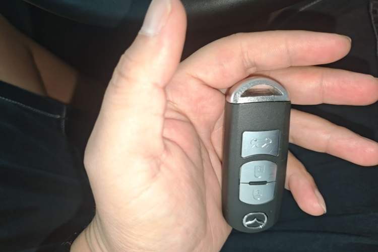Used Mazda Atenza 2015 2.0L Blue Sky Luxury Edition Vehicle Key