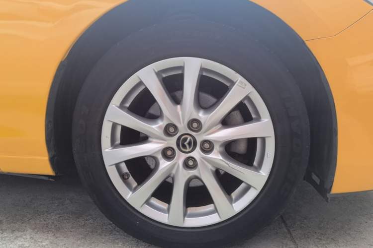 Used Mazda Atenza 2015 2.0L Blue Sky Luxury Edition Right Rear Wheel Hub