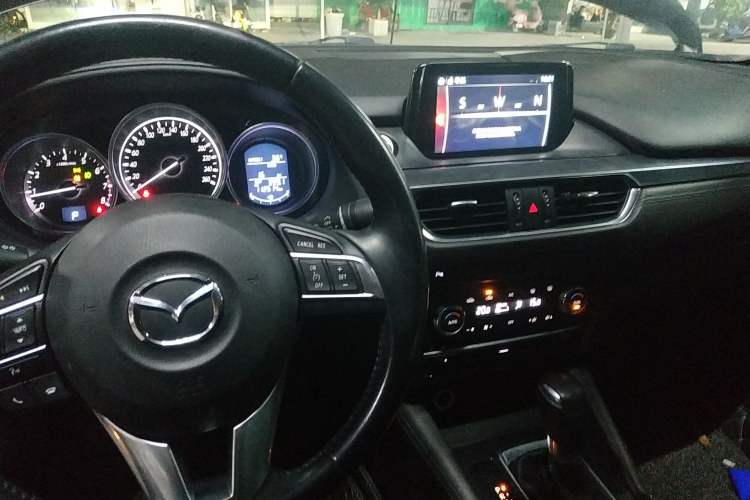 Used Mazda Atenza 2017 2.0L Blue Sky Luxury Edition Center Console