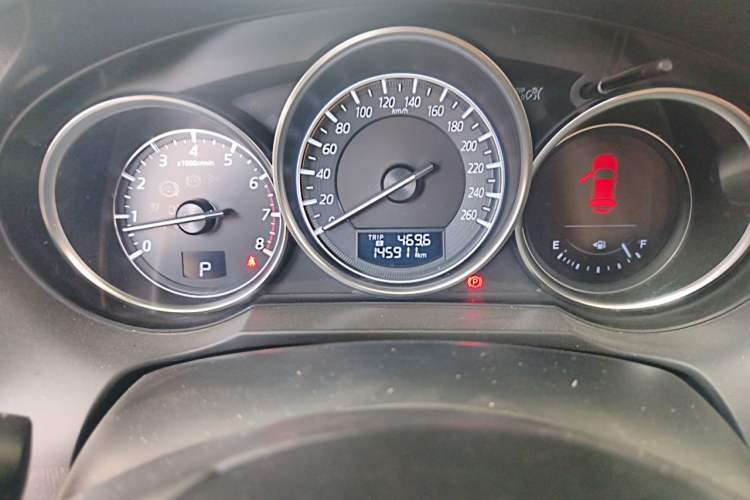 Used Mazda Atenza 2017 2.5L Blue Sky Prestige Edition Odometer Close Up