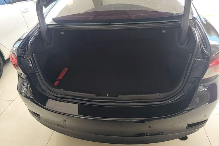 Used Mazda Atenza 2017 2.5L Blue Sky Prestige Edition Trunk