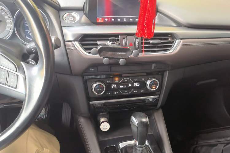 Used Mazda Atenza 2017 2.5L Skyactiv Sport Edition Audio And AC Panel