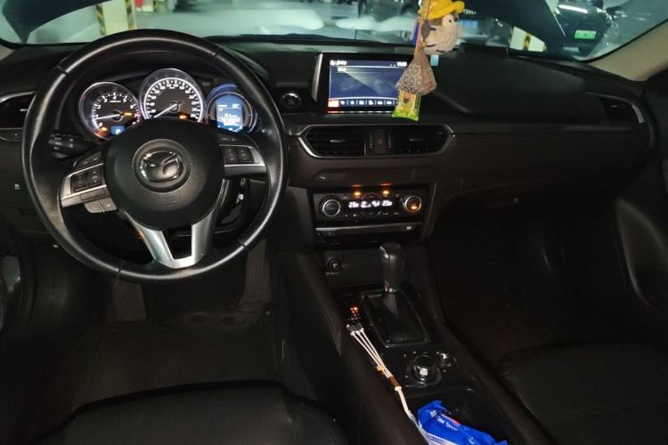 Used Mazda Atenza 2017 2.0L Blue Sky Luxury Edition Center Console