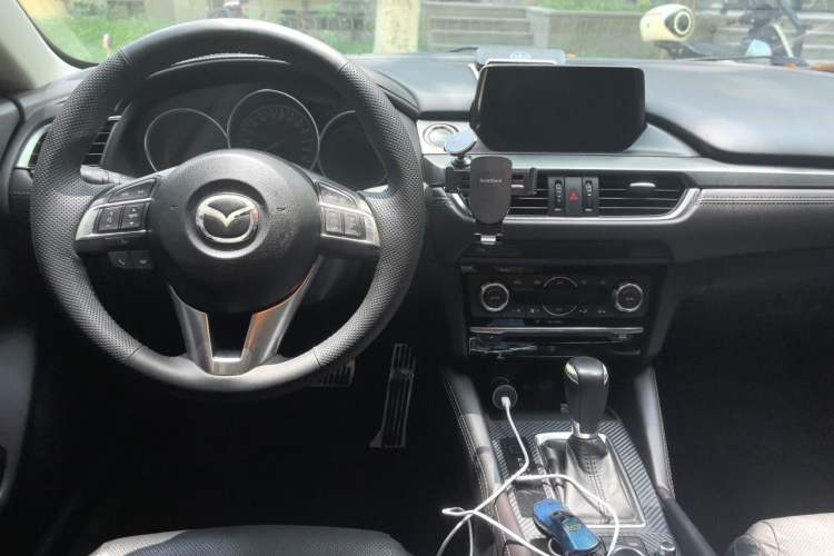 Used Mazda Atenza 2017 2.0L Blue Sky Luxury Edition Center Console