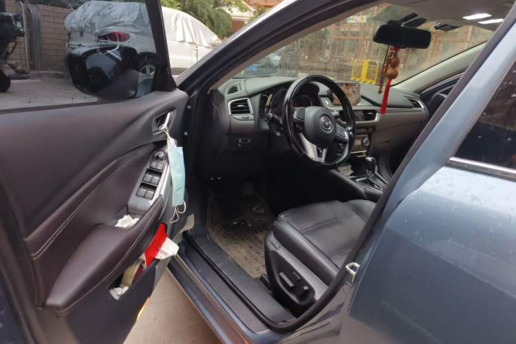 Used Mazda Atenza 2017 2.5L Blue Sky Prestige Edition Driver Seat
