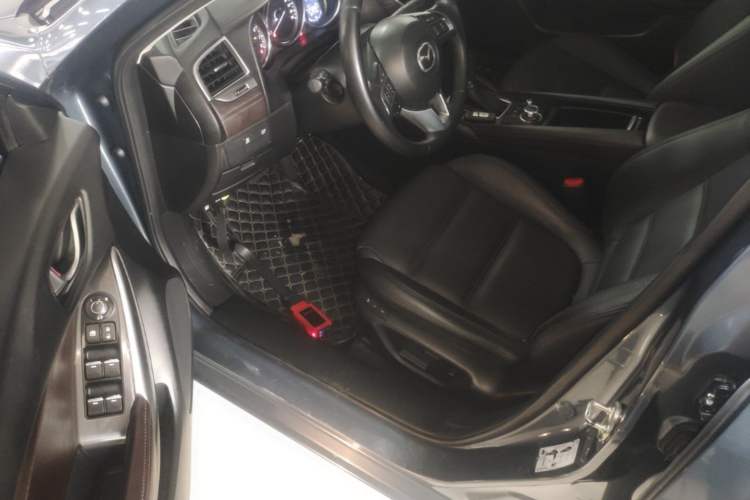Used Mazda Atenza 2017 2.0L Blue Sky Luxury Edition Driver Seat