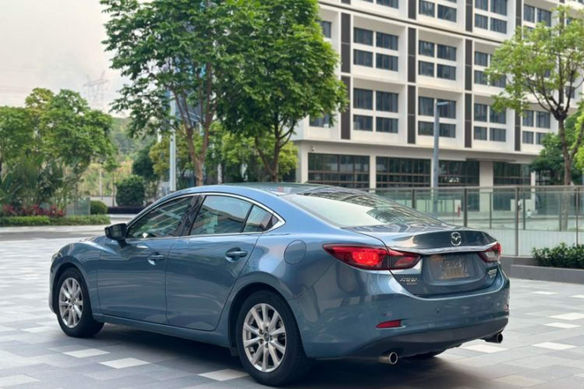 Used Mazda Atenza 2017 2.0L Blue Sky Luxury Edition Exterior 3