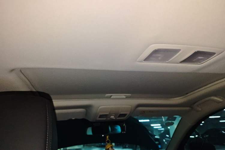 Used Mazda Atenza 2017 2.0L Blue Sky Luxury Edition Headliner