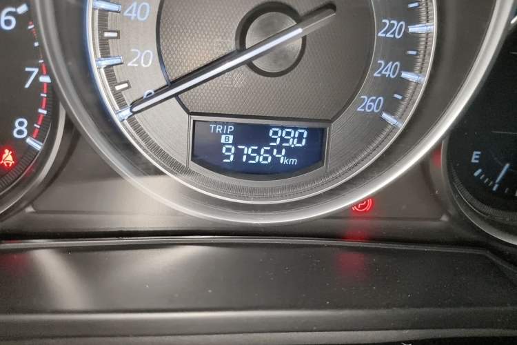 Used Mazda Atenza 2017 2.5L Blue Sky Prestige Edition Odometer Close Up