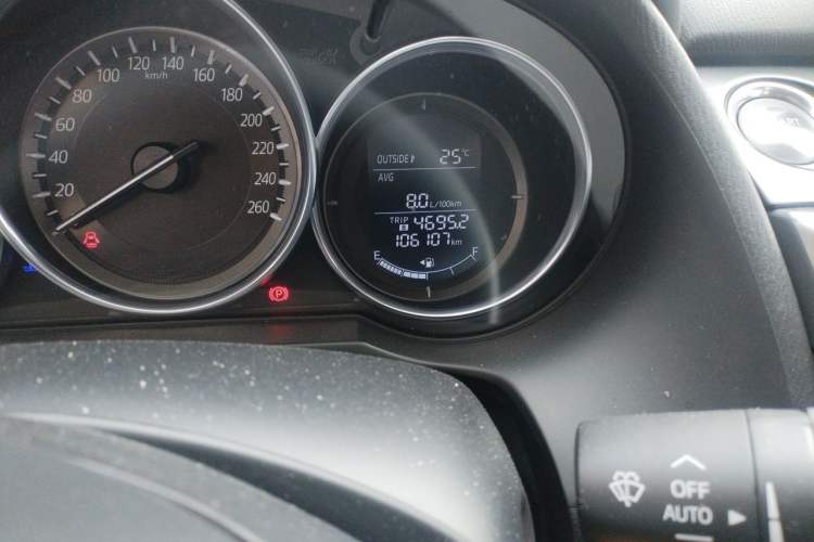 Used Mazda Atenza 2017 2.0L Blue Sky Luxury Edition Odometer Close Up
