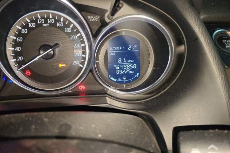 Used Mazda Atenza 2017 2.0L Blue Sky Luxury Edition Odometer Close Up