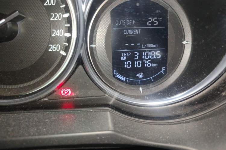 Used Mazda Atenza 2017 2.0L Blue Sky Luxury Edition Odometer Close Up