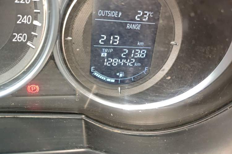 Used Mazda Atenza 2017 2.0L Blue Sky Luxury Edition Odometer Close Up
