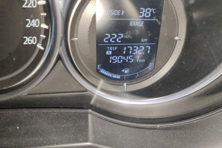 Used Mazda Atenza 2017 2.0L Blue Sky Luxury Edition Odometer Close Up