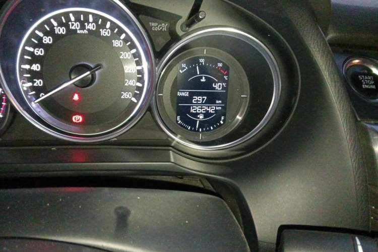 Used Mazda Atenza 2017 2.0L Blue Sky Luxury Edition Odometer Close Up