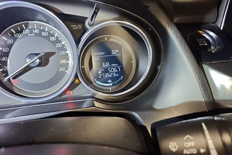 Used Mazda Atenza 2017 2.0L Blue Sky Luxury Edition Odometer Close Up