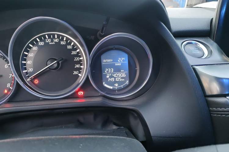 Used Mazda Atenza 2017 2.0L Blue Sky Luxury Edition Odometer Close Up