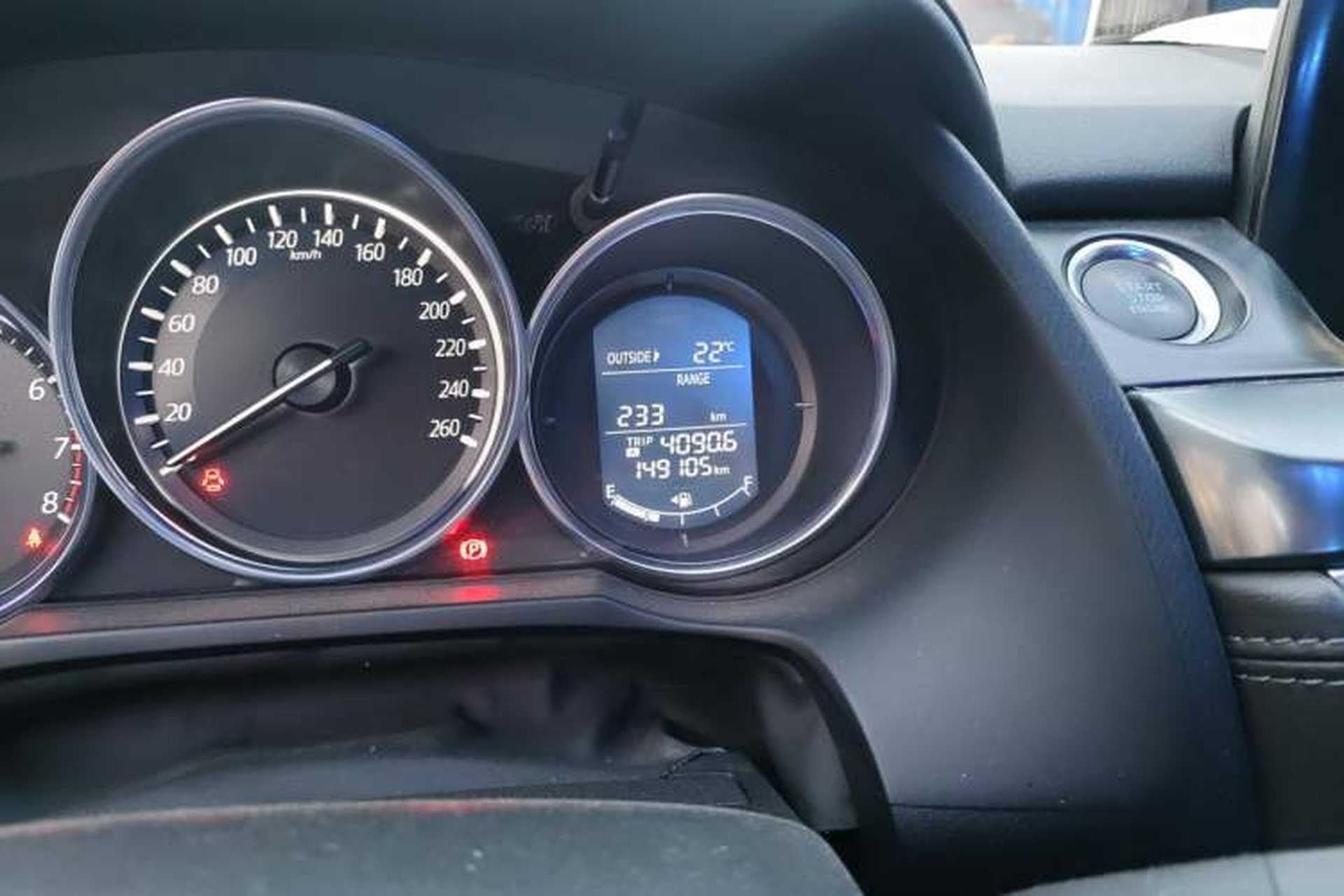 Used Mazda Atenza 2017 2.0L Blue Sky Luxury Edition Odometer Close Up