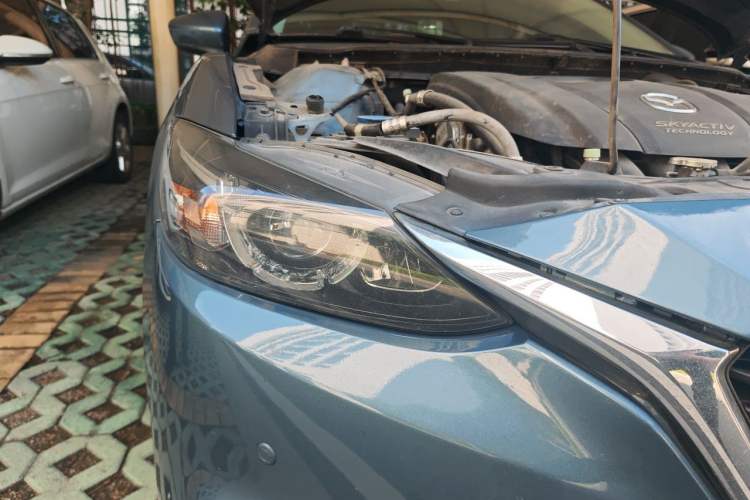 Used Mazda Atenza 2017 2.0L Blue Sky Luxury Edition Right Front Headlight
