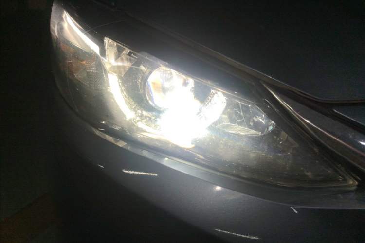 Used Mazda Atenza 2017 2.0L Blue Sky Luxury Edition Right Front Headlight