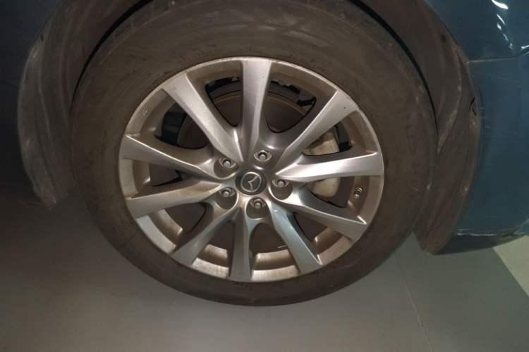 Used Mazda Atenza 2017 2.0L Blue Sky Luxury Edition Right Front Wheel Hub