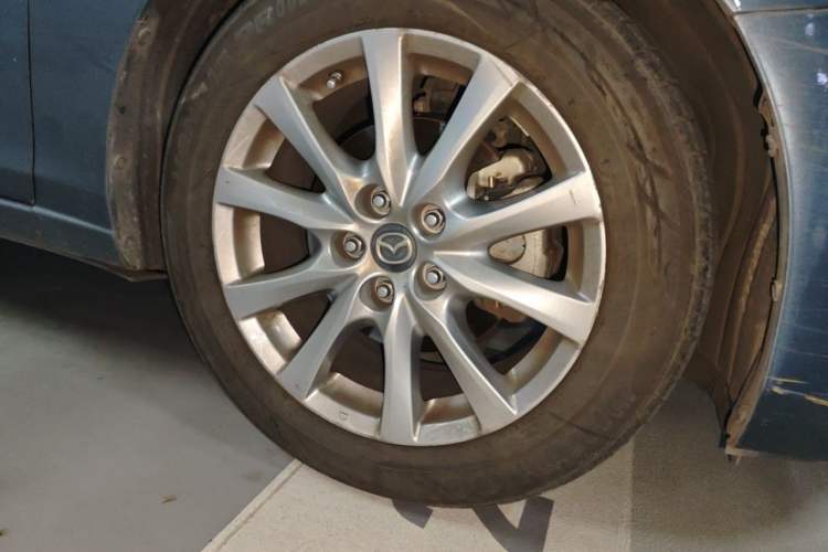 Used Mazda Atenza 2017 2.0L Blue Sky Luxury Edition Right Front Wheel Hub