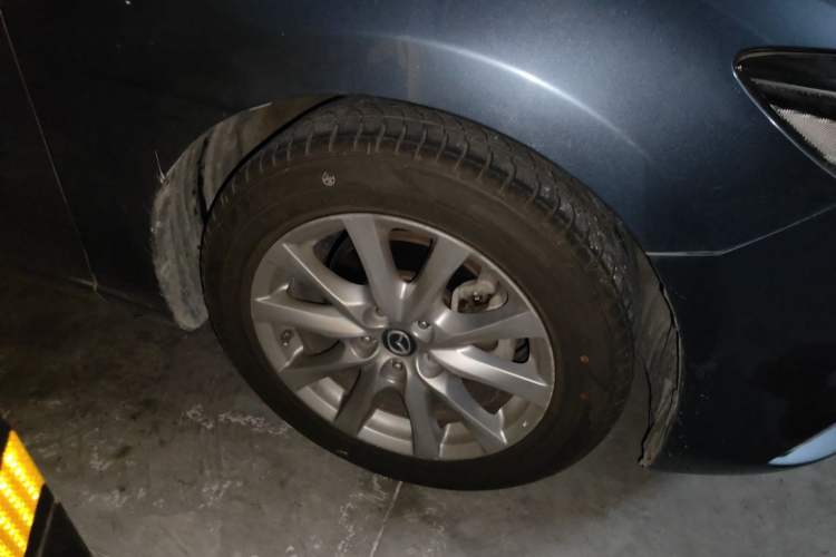 Used Mazda Atenza 2017 2.0L Blue Sky Luxury Edition Right Front Wheel Hub