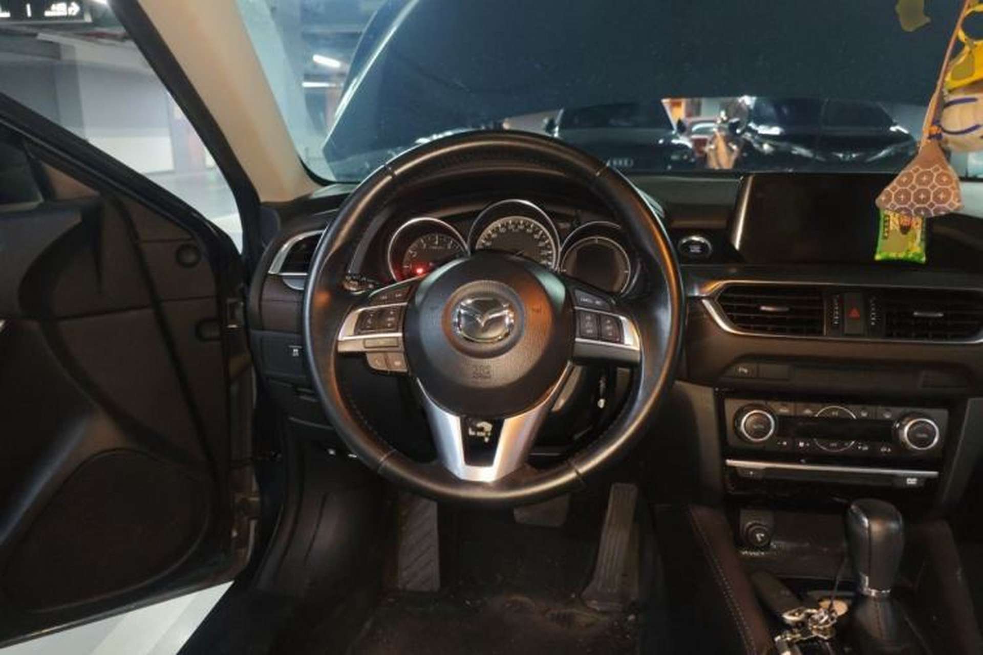 Used Mazda Atenza 2017 2.0L Blue Sky Luxury Edition Steering Wheel