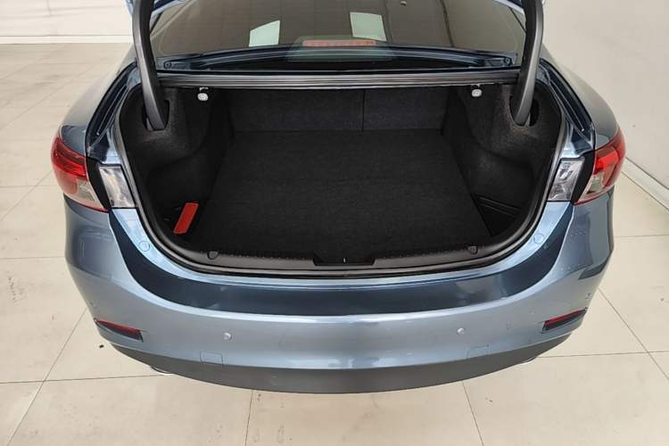 Used Mazda Atenza 2017 2.5L Blue Sky Prestige Edition Trunk