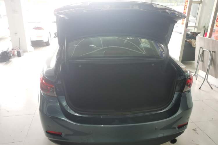 Used Mazda Atenza 2017 2.0L Blue Sky Luxury Edition Trunk