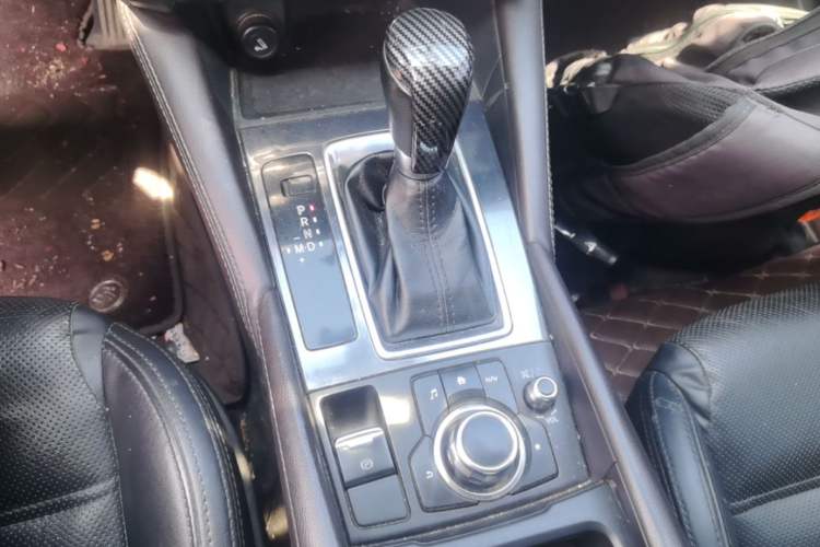 Used Mazda Atenza 2017 2.0L Blue Sky Luxury Edition Gear Lever