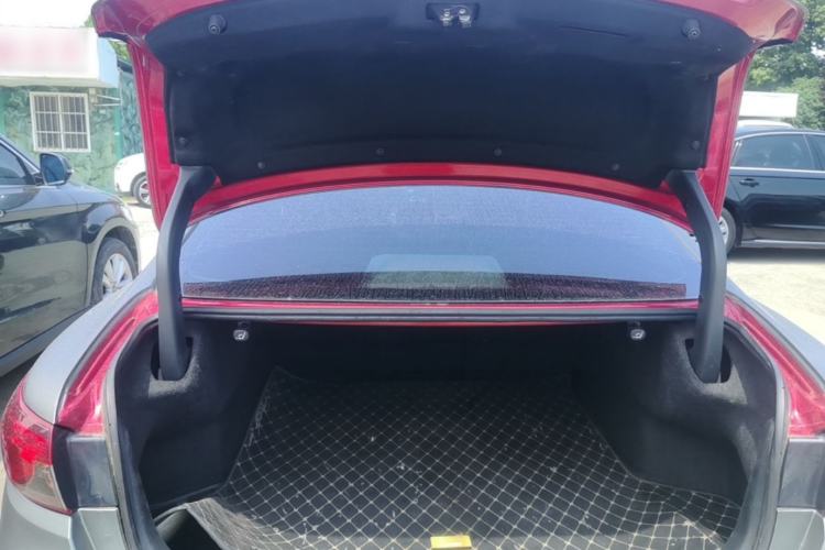 Used Mazda Atenza 2017 2.0L Blue Sky Luxury Edition Trunk