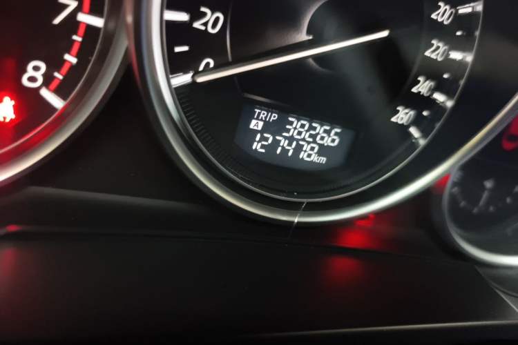 Used Mazda Atenza 2017 2.5L Blue Sky Prestige Edition Odometer Close Up