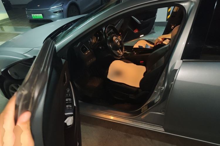 Used Mazda Atenza 2017 2.0L Blue Sky Luxury Edition Driver Seat