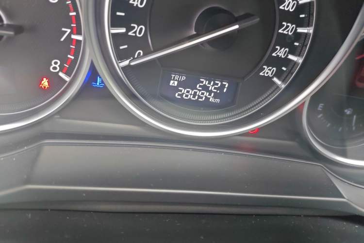 Used Mazda Atenza 2017 2.5L Blue Sky Prestige Edition Odometer Close Up