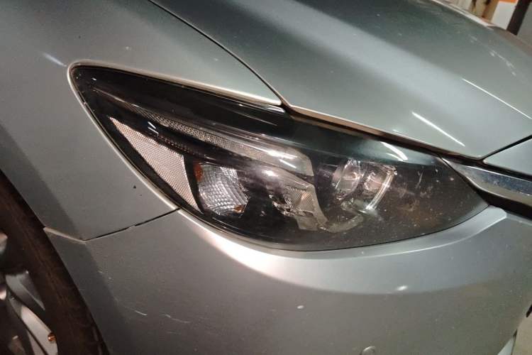 Used Mazda Atenza 2017 2.0L Blue Sky Luxury Edition Right Front Headlight