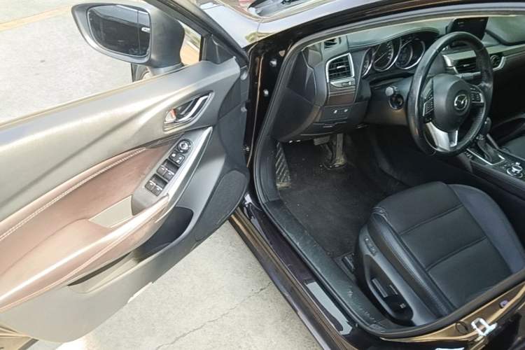 Used Mazda Atenza 2017 2.0L Blue Sky Luxury Edition Driver Seat