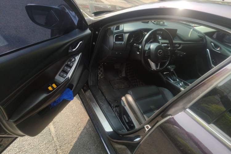 Used Mazda Atenza 2017 2.0L Blue Sky Luxury Edition Driver Seat