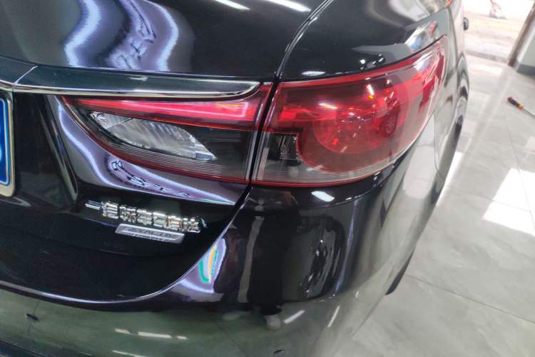 Used Mazda Atenza 2017 2.5L Blue Sky Prestige Edition Exterior 3